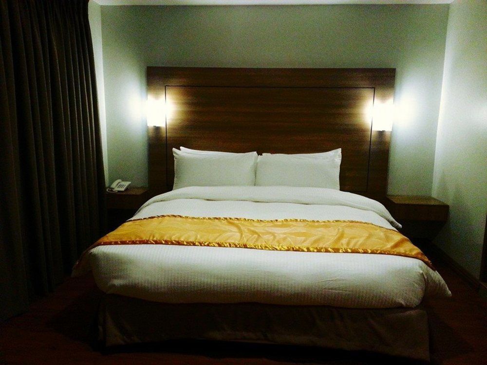 Vista Real Hotel Tagaytay City Eksteriør bilde
