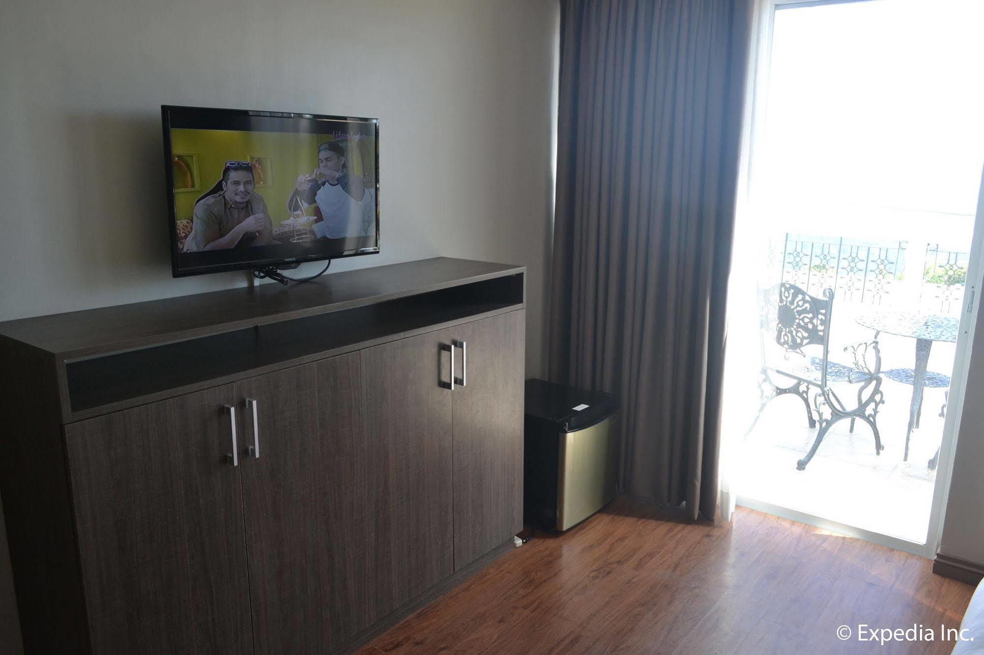 Vista Real Hotel Tagaytay City Eksteriør bilde