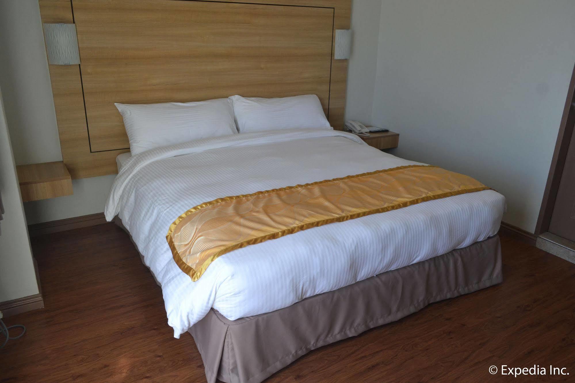 Vista Real Hotel Tagaytay City Eksteriør bilde